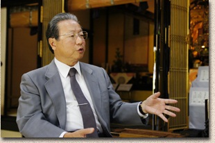 上村学社長は「香典辞退問題」にも言及。